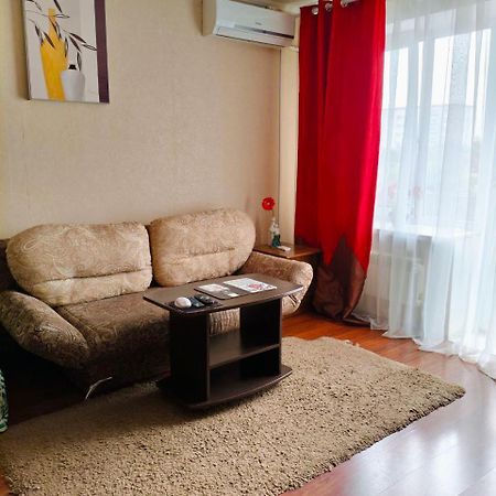 Spacious Apartment With Balcony Kremenchuk Exterior photo