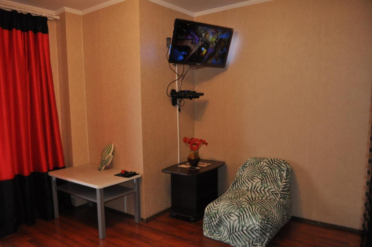 Spacious Apartment With Balcony Kremenchuk Exterior photo