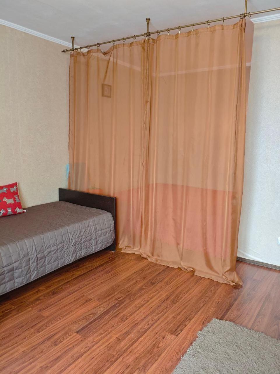 Spacious Apartment With Balcony Kremenchuk Exterior photo